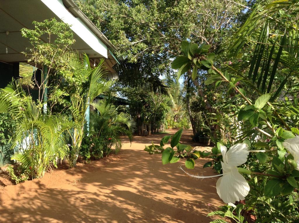 Lagoon Inn Hambantota Eksteriør billede