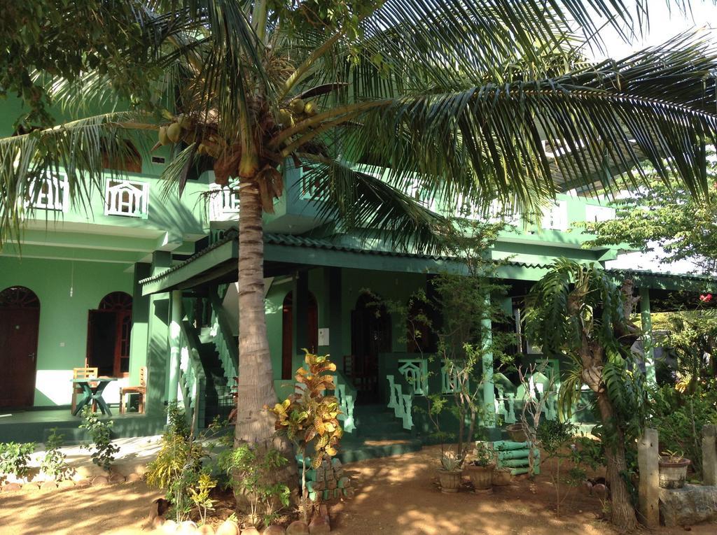 Lagoon Inn Hambantota Eksteriør billede